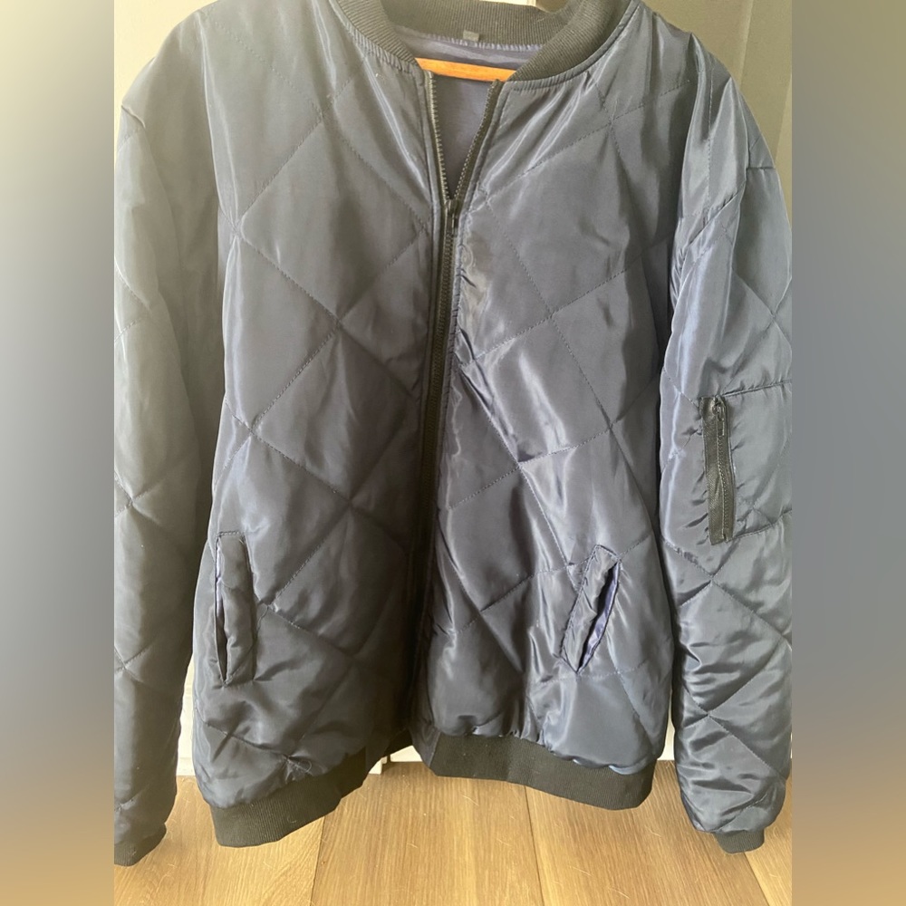 Men’s XL  navy, nylon diamond quilted lightweight jacket